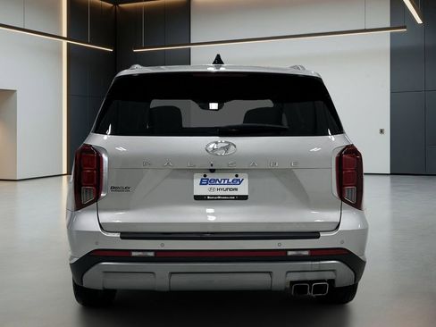 Used 2023 Hyundai Palisade Limited FWD image 4