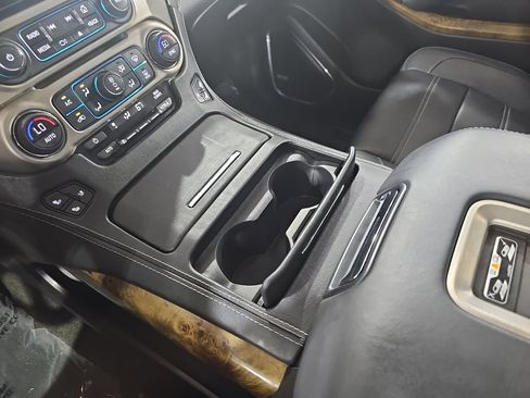 Used 2017 GMC Yukon Denali w/ Open Road Package AWD/4WD image 27