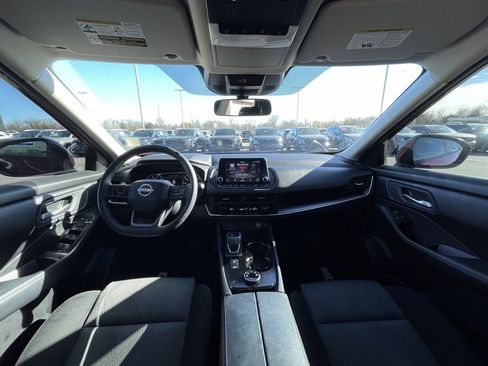 Used 2025 Nissan Rogue SV image 22