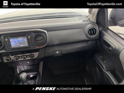 Used 2018 Toyota Tacoma SR w/ SR Convenience Package AWD/4WD image 9