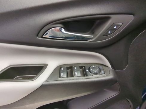 Used 2024 Chevrolet Equinox LS w/ LS Convenience Package image 24