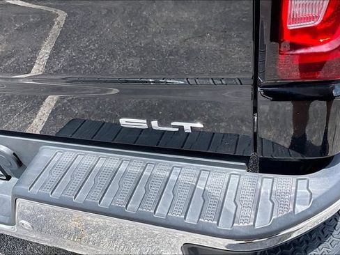 Used 2024 GMC Sierra 1500 SLT w/ SLT Premium Plus Package AWD/4WD image 25