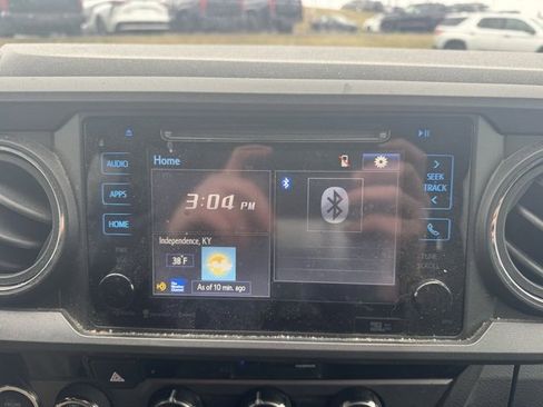 Used 2016 Toyota Tacoma TRD Off-Road image 14