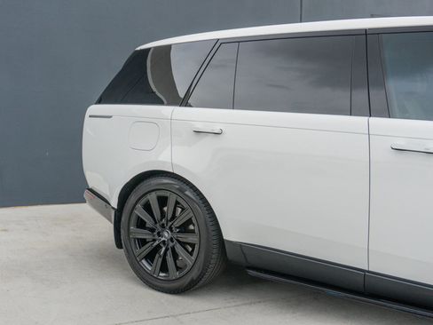 Used 2024 Land Rover Range Rover Long Wheelbase Autobiography image 48
