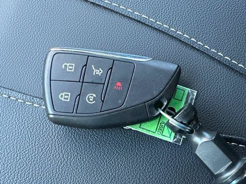 Used 2026 Chevrolet Traverse LT w/ Midnight/Sport Edition AWD/4WD image 28