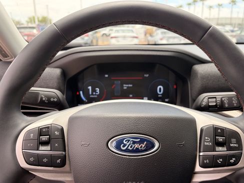 Certified 2025 Ford Explorer Active RWD image 27