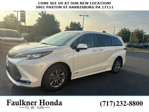 Used 2021 Toyota Sienna XLE AWD/4WD image 1