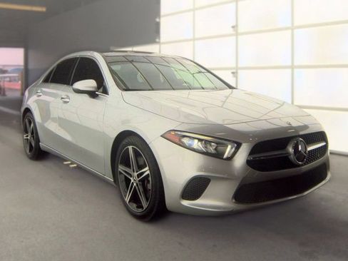 Used 2022 Mercedes-Benz A 220 image 3