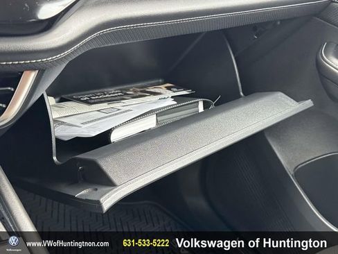 Certified 2025 Volkswagen Atlas SE image 31