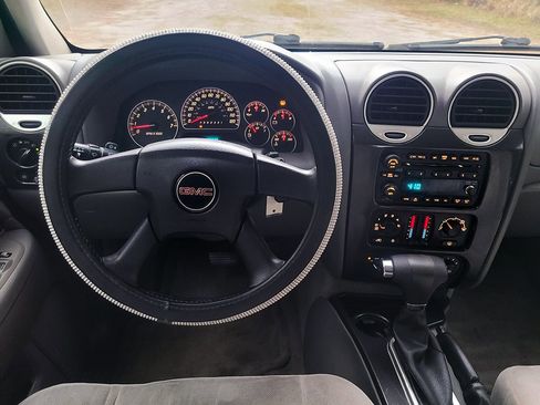 Used 2007 GMC Envoy SLE image 32