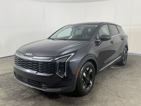 Used 2026 Kia Sportage LX FWD image 3