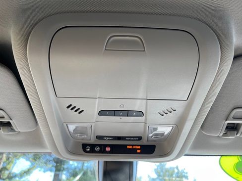 Used 2018 Chevrolet Equinox LT image 26