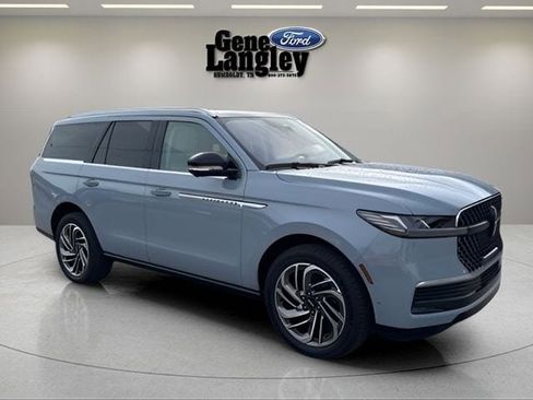 Used 2025 Lincoln Navigator Reserve AWD/4WD image 15