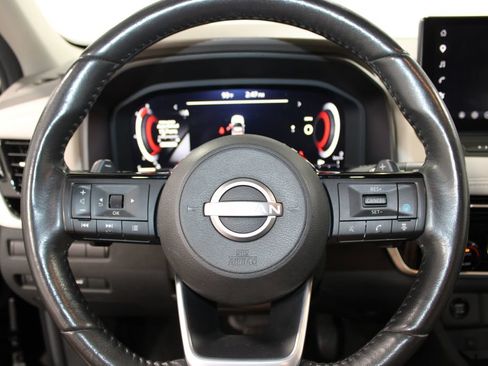 Used 2024 Nissan Rogue SL FWD image 33