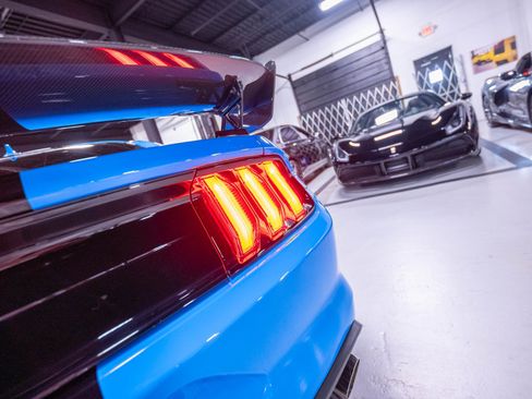 Used 2022 Ford Mustang Shelby GT500 w/ Carbon Fiber Track Pack RWD image 67