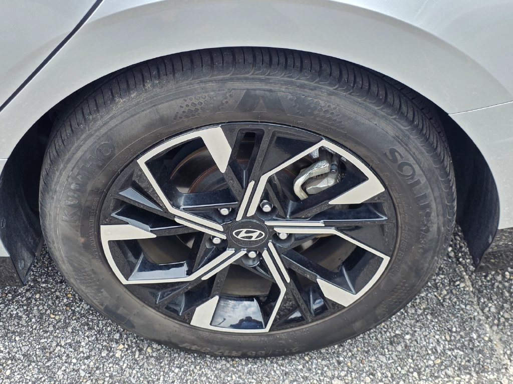 Used 2025 Hyundai Sonata SEL FWD image 27