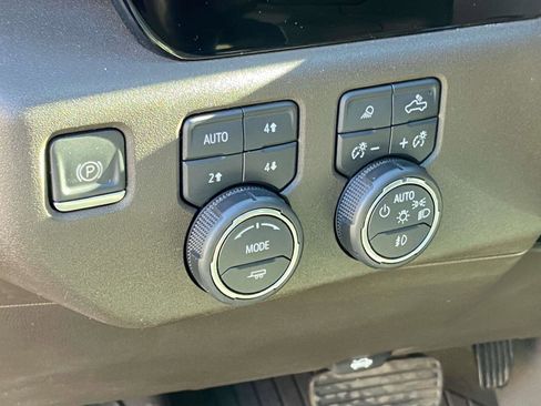 Certified 2023 Chevrolet Silverado 1500 LTZ image 8