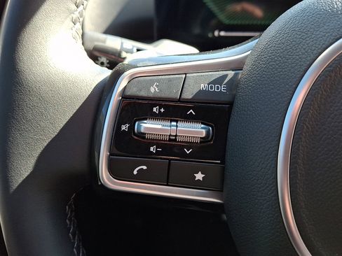 Used 2025 Kia Sorento EX w/ EX Panoramic Sunroof Package image 22