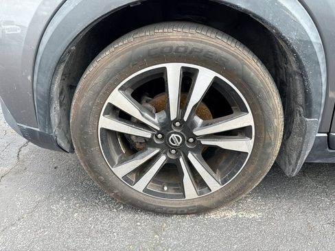 Used 2020 Nissan Kicks SR FWD image 5
