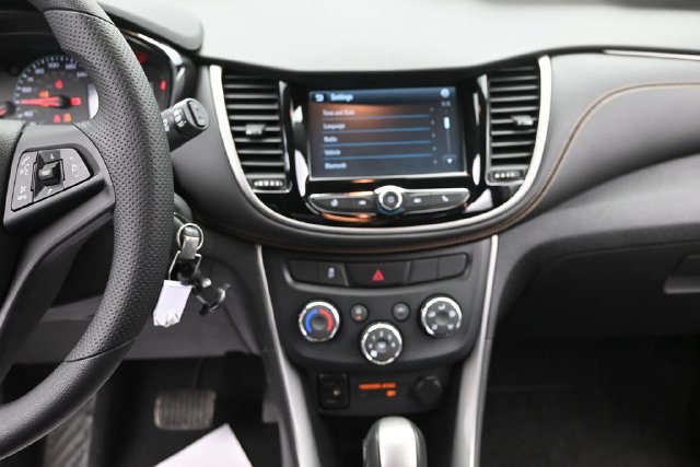 Used 2017 Chevrolet Trax LT AWD/4WD image 22