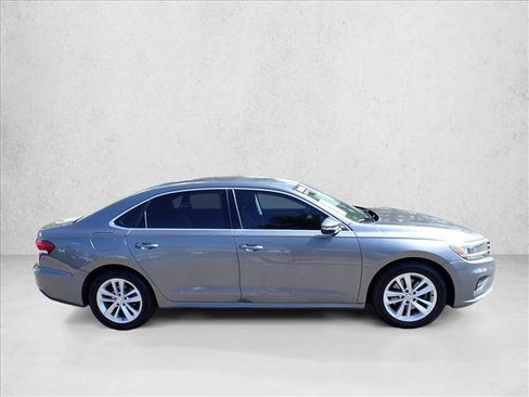 Used 2020 Volkswagen Passat 2.0T SE FWD image 5