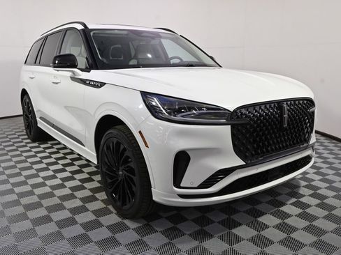 New 2026 Lincoln Aviator Reserve image 9