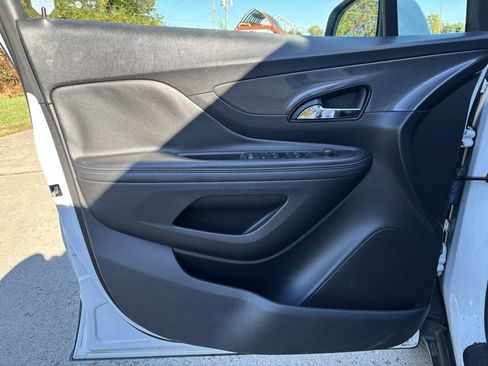 Used 2017 Buick Encore Preferred image 17