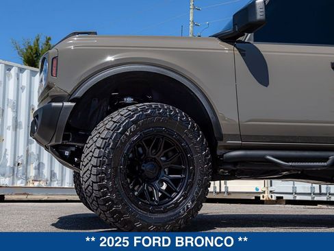 Used 2025 Ford Bronco Badlands AWD/4WD image 24