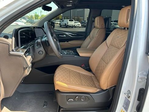 Used 2024 Cadillac Escalade Sport w/ LPO, ONYX Package AWD/4WD image 15