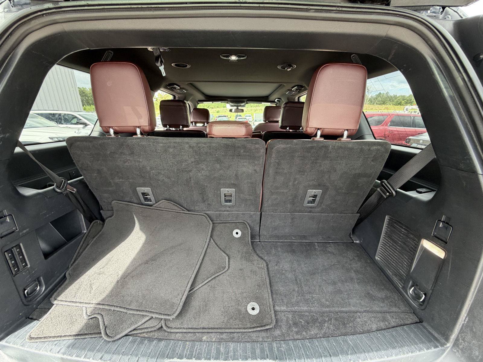 Used 2024 Ford Expedition Limited RWD image 19