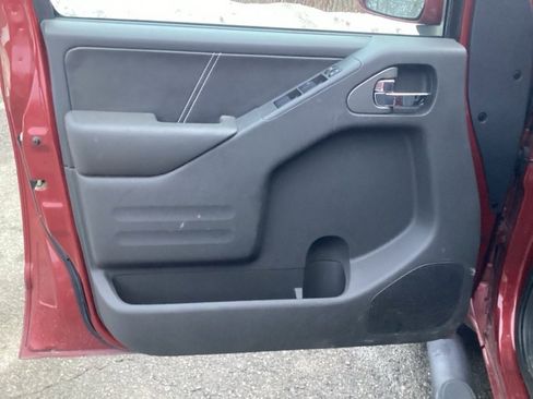 Used 2019 Nissan Frontier PRO-4X image 16