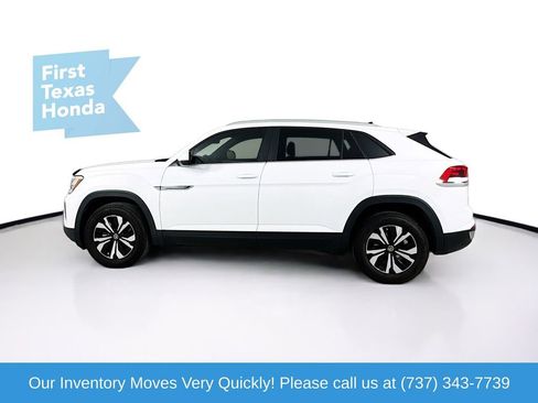 Used 2024 Volkswagen Atlas Cross Sport SE image 4