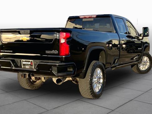 Used 2022 Chevrolet Silverado 3500 High Country w/ Technology Package AWD/4WD image 13