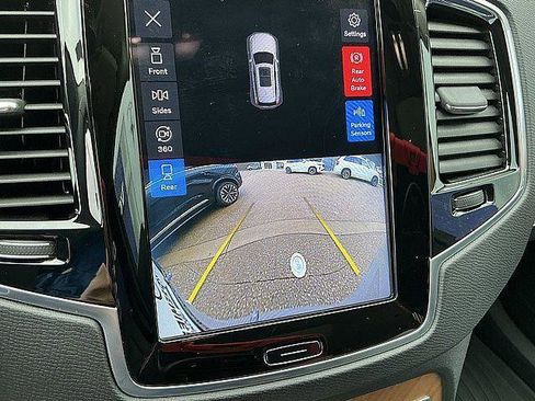 Certified 2023 Volvo XC90 T8 Plus w/ Protection Package Premier AWD/4WD image 27