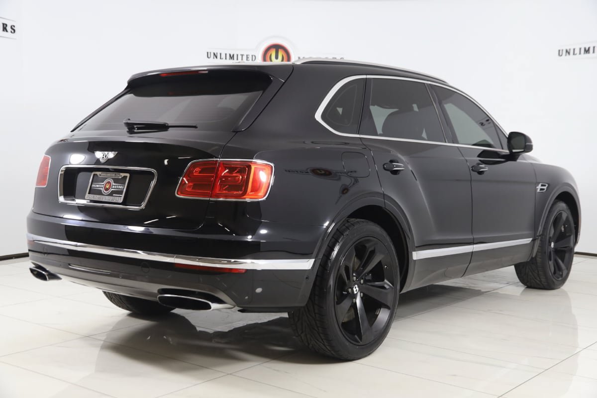 Used 2018 Bentley Bentayga AWD/4WD image 3