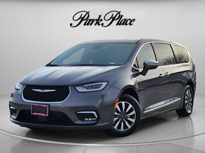 Used 2022 Chrysler Pacifica Limited