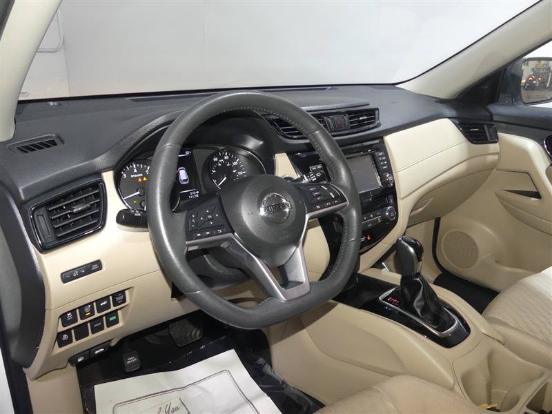 Used 2017 Nissan Rogue SV w/ SV Premium Package FWD image 23
