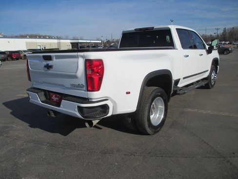Certified 2024 Chevrolet Silverado 3500 High Country w/ High Country Premium Package image 5