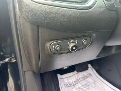 Used 2021 Chevrolet Equinox LT image 18