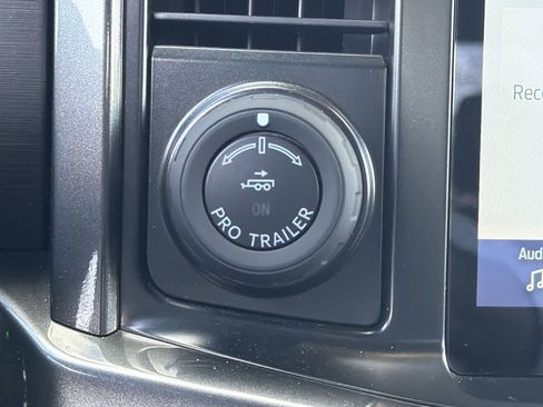 Used 2022 Ford F150 XLT w/ Equipment Group 302A High image 10