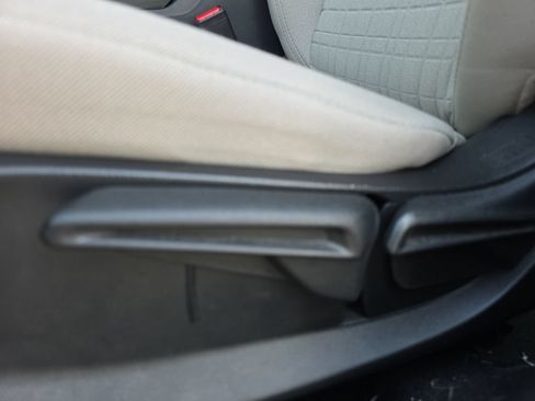 Certified 2024 Honda HR-V LX image 11
