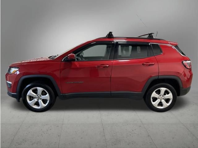 Used 2018 Jeep Compass Latitude AWD/4WD image 2