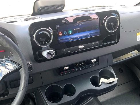 New 2025 Mercedes-Benz Sprinter 2500 image 23