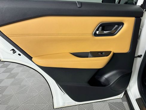 Used 2023 Nissan Rogue Platinum w/ Platinum Premium Package image 25