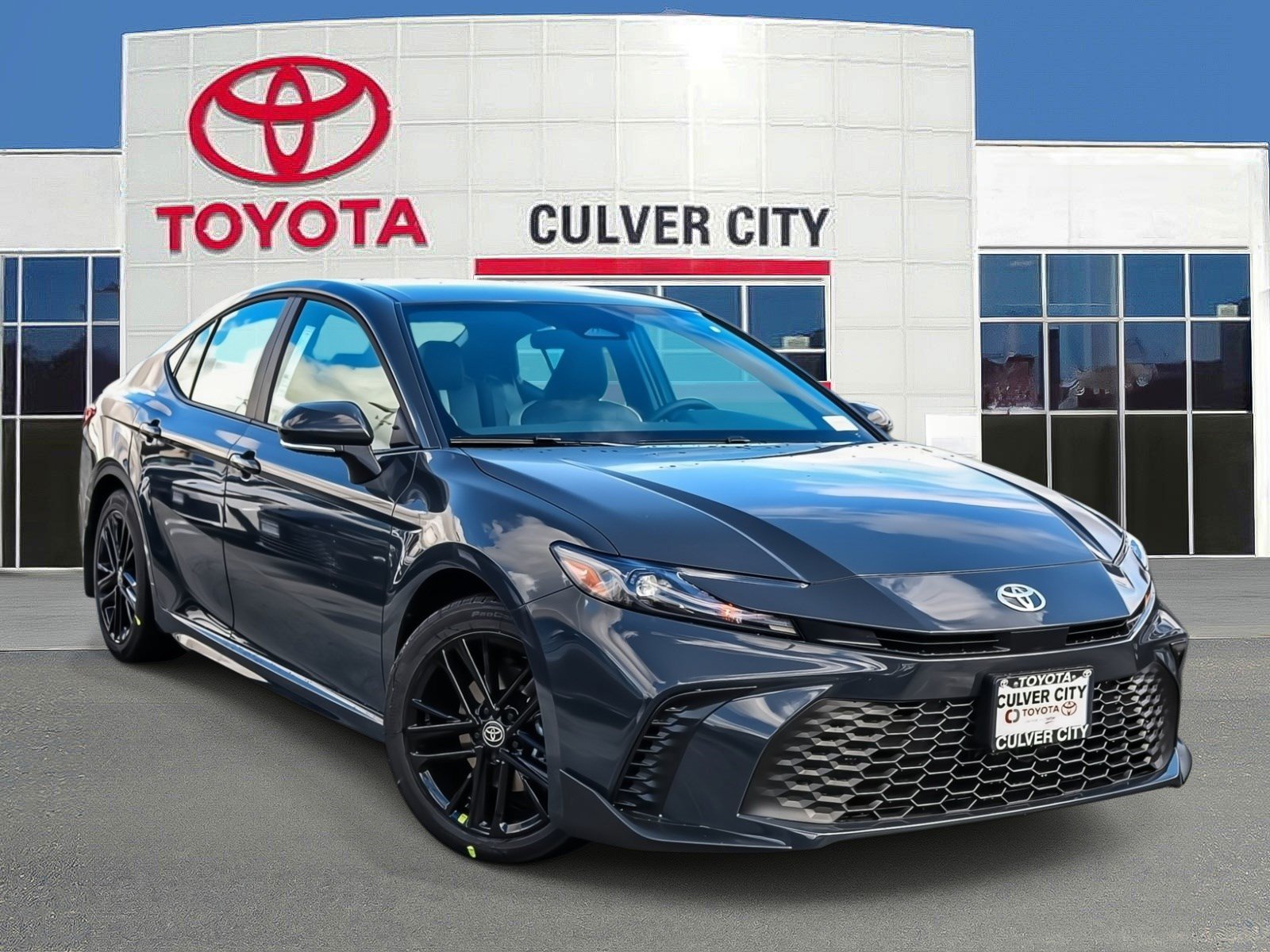New 2026 Toyota Camry SE FWD image 1