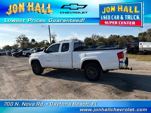 Used 2017 Toyota Tacoma 4x4 Access Cab image 6