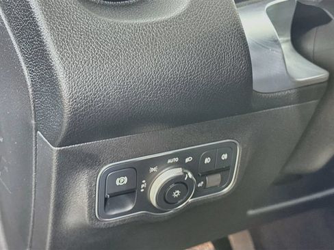 Used 2023 Mercedes-Benz GLB 250 image 11