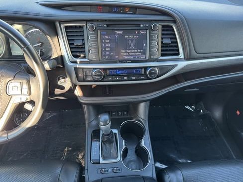 Certified 2019 Toyota Highlander Limited image 2