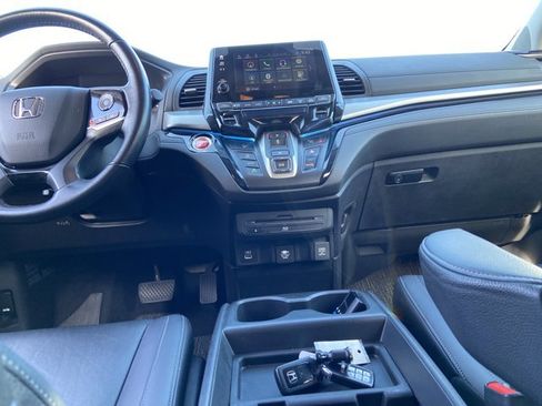 Used 2023 Honda Odyssey Touring image 14