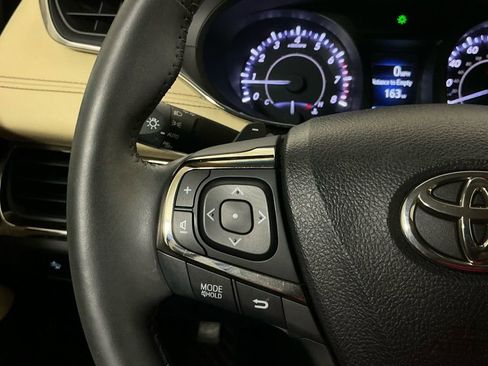 Used 2016 Toyota Avalon Limited w/ Toyota Safety Sense Package image 16